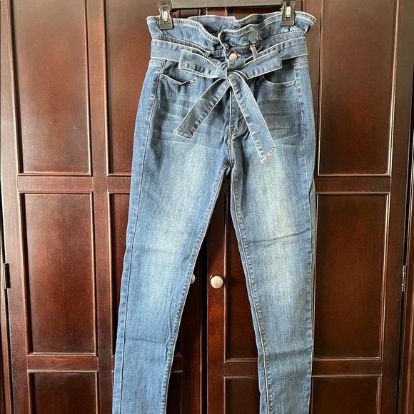 C’est Toi High Waisted Paperbag Jean - Size 5 Color Medium Wash - Picture 1 of 9